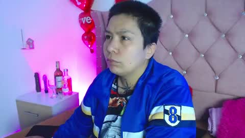 nat_evans8 online show from May 9, 2026, 4:39 am
