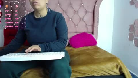 nat_evans8 online show from May 31, 2026, 2:31 am