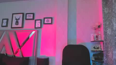 Snapshot of natacha_black00 chatting on February 19, 2025, 12:57 am Natacha black online show from February 19, 2025, 12:57 am