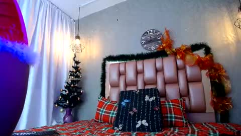 Snapshot of natali___ chatting on December 23, 2024, 1:56 pm NATALI KIDMAN online show from December 23, 2024, 1:56 pm