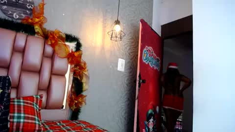 Snapshot of natali___ chatting on December 23, 2024, 5:00 pm NATALI KIDMAN online show from December 23, 2024, 5:00 pm