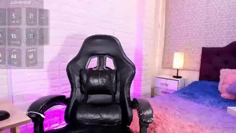 Snapshot of natalia_kiss01 chatting on July 22, 2026, 4:21 pm Natalia Kiss online show from July 22, 2026, 4:21 pm