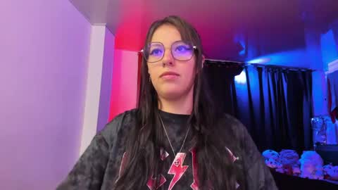 Natalia online show from May 4, 2026, 4:19 am