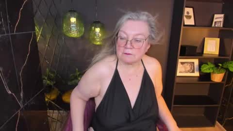 NataliCloud online show from May 1, 2026, 1:37 pm
