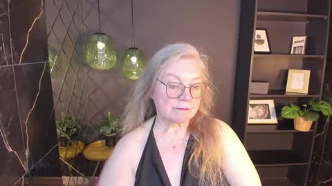 Snapshot of natalicloud chatting on May 14, 2026, 1:40 pm NataliCloud online show from May 14, 2026, 1:40 pm