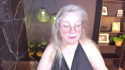 Snapshot of natalicloud chatting on May 20, 2026, 1:50 pm NataliCloud online show from May 20, 2026, 1:50 pm