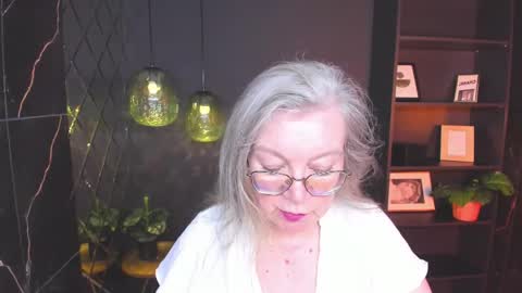 Snapshot of natalicloud chatting on May 26, 2026, 1:18 pm NataliCloud online show from May 26, 2026, 1:18 pm