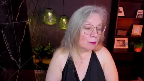 Snapshot of natalicloud chatting on June 1, 2026, 1:13 pm NataliCloud online show from June 1, 2026, 1:13 pm