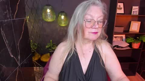 Snapshot of natalicloud chatting on June 4, 2026, 1:39 pm NataliCloud online show from June 4, 2026, 1:39 pm