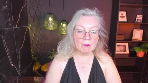 Snapshot of natalicloud chatting on June 7, 2026, 1:04 pm NataliCloud online show from June 7, 2026, 1:04 pm