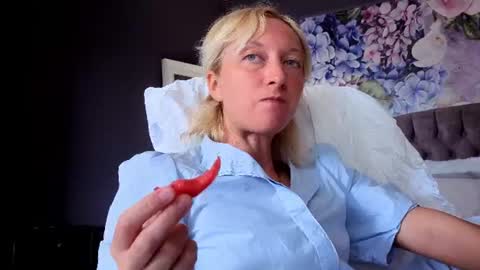 Natalie online show from July 27, 2026, 6:09 am