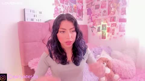 Snapshot of natalie_jaensen chatting on February 9, 2025, 8:56 pm online show from February 9, 2025, 8:56 pm