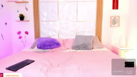       online show from April 24, 2026, 7:49 pm
