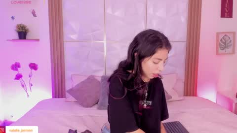 Snapshot of natalie_jaensen chatting on May 23, 2026, 3:12 am online show from May 23, 2026, 3:12 am
