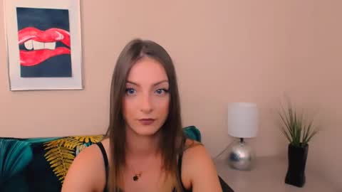 Snapshot of natalie_live chatting on May 27, 2026, 6:32 am NatalieSexy online show from May 27, 2026, 6:32 am
