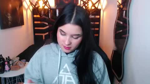 natalie  online show from April 22, 2026, 7:59 pm