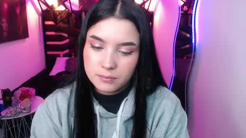 natalie  online show from April 29, 2026, 8:04 pm