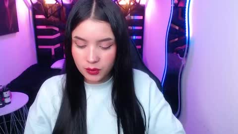 Snapshot of natalie_loffreda chatting on May 14, 2026, 12:01 pm natalie online show from May 14, 2026, 12:01 pm