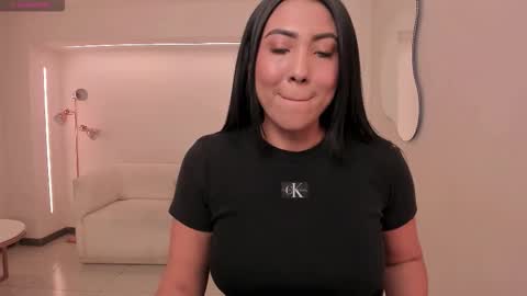 Natalie Lewis online show from November 2, 2025, 11:56 am