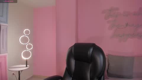 Snapshot of natalielewis_ chatting on June 11, 2026, 11:52 am Natalie Lewis online show from June 11, 2026, 11:52 am