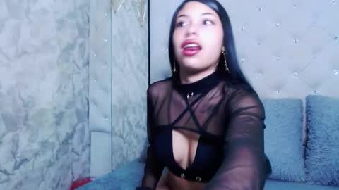 Snapshot of nataliepetite3x chatting on November 19, 2025, 11:54 am Natalie online show from November 19, 2025, 11:54 am