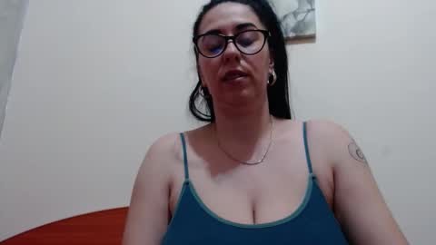 Snapshot of natally565656 chatting on May 18, 2026, 12:44 pm natally online show from May 18, 2026, 12:44 pm
