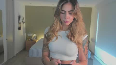 Snapshot of nataly_05 chatting on November 9, 2025, 7:12 pm anatalybee online show from November 9, 2025, 7:12 pm