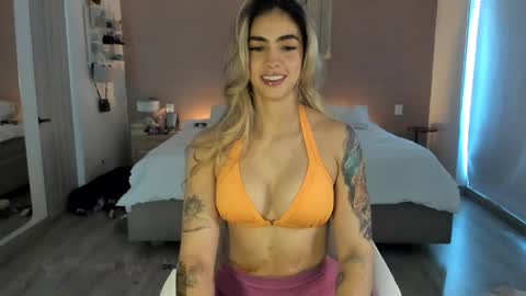 Snapshot of nataly_05 chatting on May 4, 2026, 9:33 pm anatalybee online show from May 4, 2026, 9:33 pm