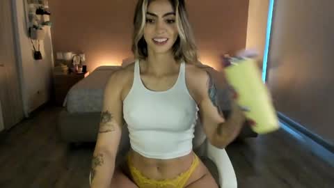 Snapshot of nataly_05 chatting on June 7, 2026, 10:46 pm anatalybee online show from June 7, 2026, 10:46 pm