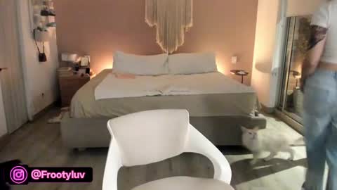 Snapshot of nataly_05 chatting on June 14, 2026, 2:24 am anatalybee online show from June 14, 2026, 2:24 am
