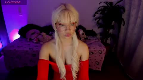 MissNatis online show from April 24, 2026, 2:03 am