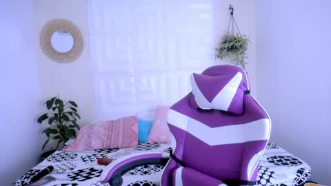 Snapshot of nataly_mcry chatting on June 8, 2026, 9:37 pm NATALY online show from June 8, 2026, 9:37 pm