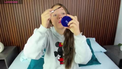 Snapshot of nataly_rodri chatting on March 1, 2025, 12:01 pm Nataly online show from March 1, 2025, 12:01 pm