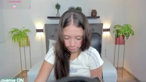 Snapshot of nataly_rodri chatting on November 27, 2025, 2:02 am Nataly online show from November 27, 2025, 2:02 am