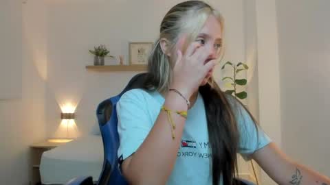 Nataly online show from April 24, 2026, 2:36 am