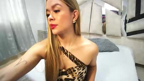 Snapshot of natalyefoster chatting on December 7, 2024, 5:53 pm Natalye foster online show from December 7, 2024, 5:53 pm