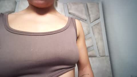 Snapshot of natalyefoster chatting on February 3, 2025, 6:39 pm Natalye foster online show from February 3, 2025, 6:39 pm