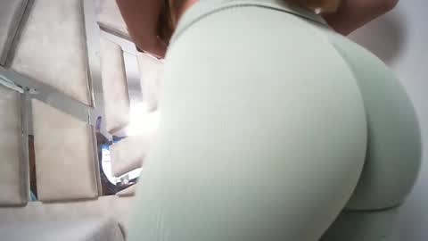 Snapshot of natalyefoster chatting on February 12, 2025, 8:07 pm Natalye foster online show from February 12, 2025, 8:07 pm