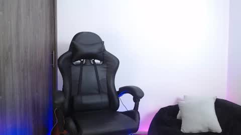 Snapshot of natalygreww chatting on July 30, 2026, 7:57 pm online show from July 30, 2026, 7:57 pm