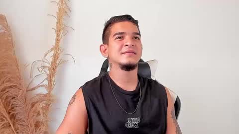 Snapshot of natan_77 chatting on October 18, 2025, 1:45 pm natan_77 online show from October 18, 2025, 1:45 pm