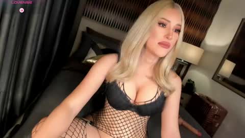Natasha online show from May 17, 2026, 2:42 am