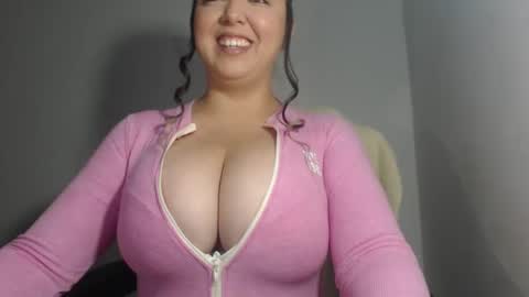 Snapshot of natasha9_ chatting on September 14, 2025, 1:05 am NATTY online show from September 14, 2025, 1:05 am
