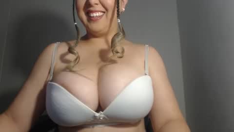 Snapshot of natasha9_ chatting on September 22, 2025, 12:23 am NATTY online show from September 22, 2025, 12:23 am