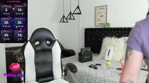 Snapshot of natasha__logan chatting on January 27, 2025, 3:58 am Natasha online show from January 27, 2025, 3:58 am