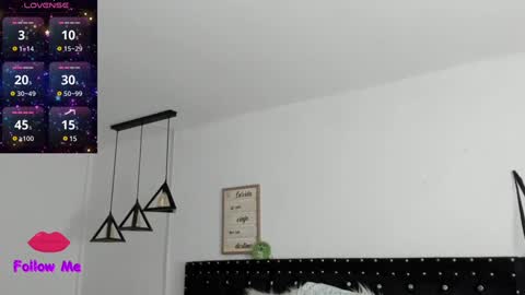 Snapshot of natasha__logan chatting on February 2, 2025, 4:05 am Natasha online show from February 2, 2025, 4:05 am