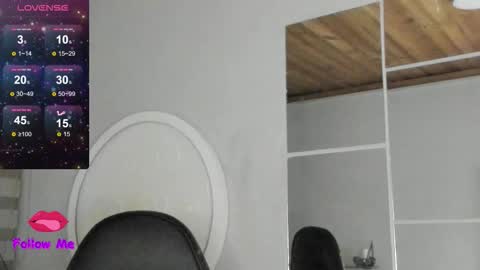 Snapshot of natasha__logan chatting on October 12, 2025, 4:22 am Natasha online show from October 12, 2025, 4:22 am