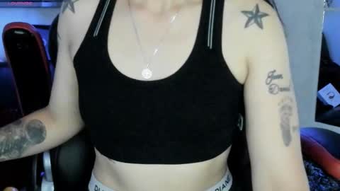 Snapshot of natasha__logan chatting on November 23, 2025, 4:12 am Natasha online show from November 23, 2025, 4:12 am