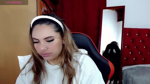 natasha__magics online show from October 9, 2025, 3:15 am