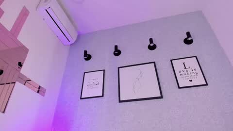 Snapshot of natasha_harpper chatting on February 15, 2025, 5:39 pm Natasha online show from February 15, 2025, 5:39 pm