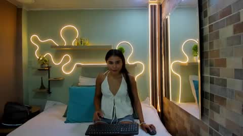 Snapshot of natasha_jurado chatting on April 21, 2026, 1:42 am N A T A S H A online show from April 21, 2026, 1:42 am